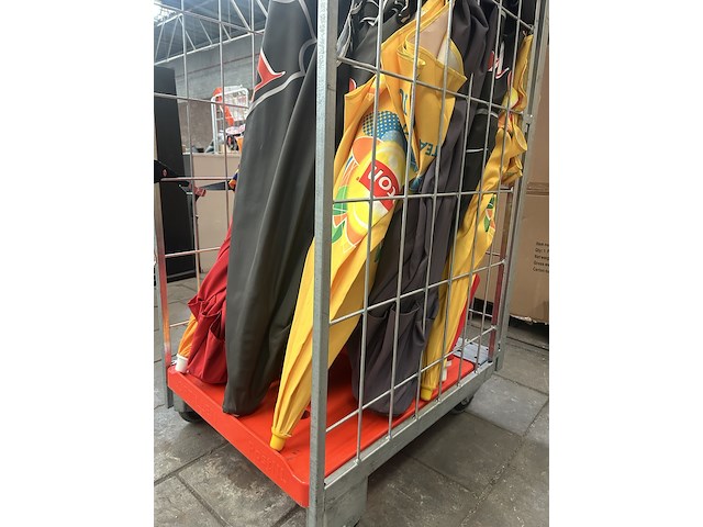 Partij parasols - afbeelding 5 van  7