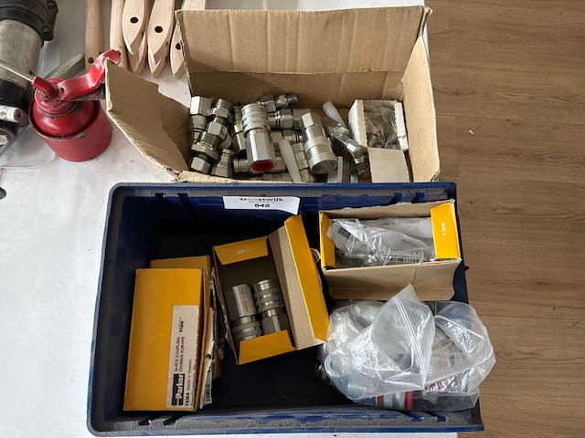 Partij parker hydraulische/pneumatische koppelingen - afbeelding 1 van  4