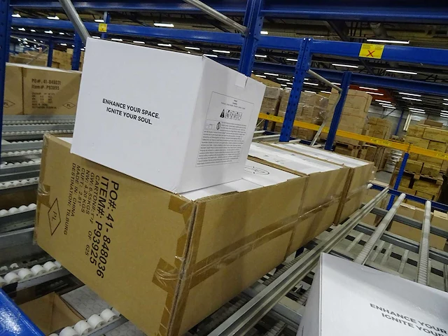 Partij partylite kaarsen en woningaccessoires, circa 980 items - afbeelding 11 van  23
