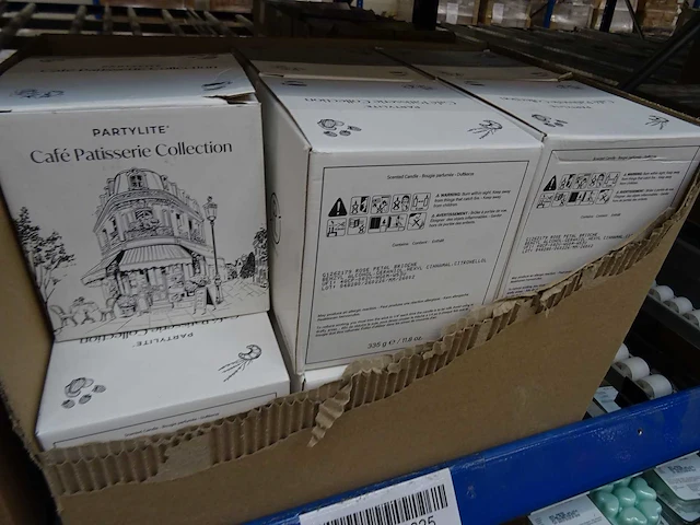 Partij partylite kaarsen, geurproducten en woningaccessoires, circa 1045 items - afbeelding 12 van  21