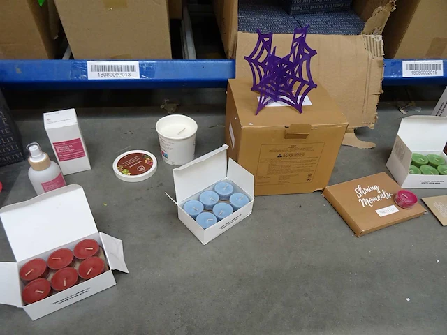 Partij partylite kaarsen, geurproducten en woningaccessoires, circa 1045 items - afbeelding 4 van  21