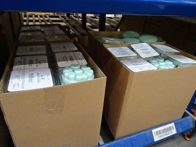 Partij partylite kaarsen, geurproducten en woningaccessoires, circa 1045 items - afbeelding 6 van  21
