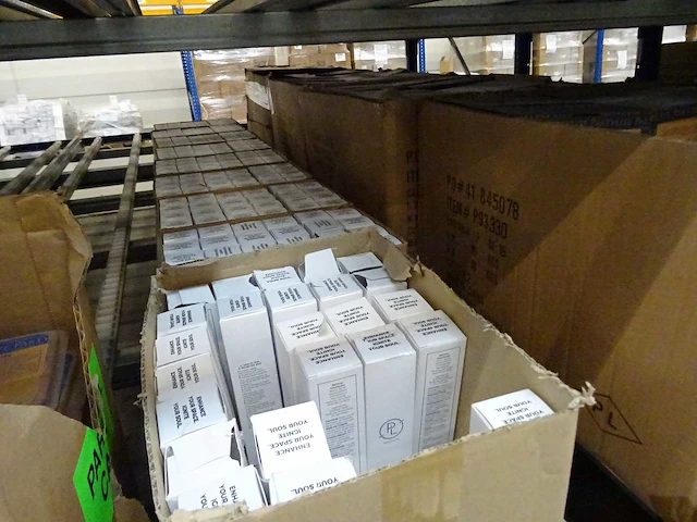 Partij partylite kaarsen, geurproducten en woningaccessoires, circa 1045 items - afbeelding 8 van  21