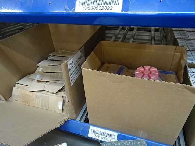 Partij partylite kaarsen, geurproducten en woningaccessoires, circa 1045 items - afbeelding 9 van  21