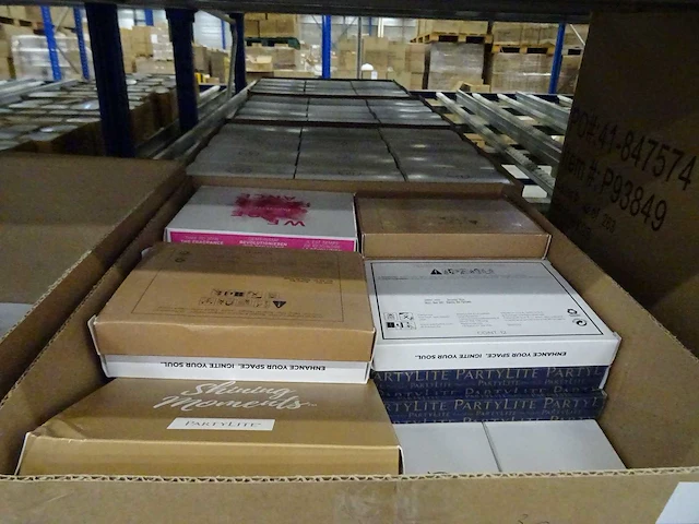 Partij partylite kaarsen, geurproducten en woningaccessoires, circa 1150 items - afbeelding 4 van  27