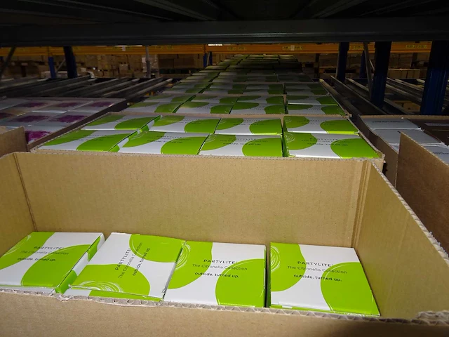 Partij partylite kaarsen, geurproducten en woningaccessoires, circa 1150 items - afbeelding 9 van  27