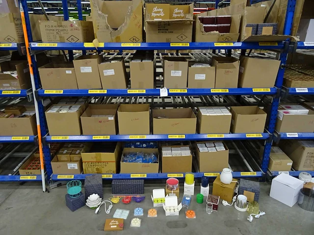 Partij partylite kaarsen, geurproducten en woningaccessoires, circa 1235 items - afbeelding 1 van  30