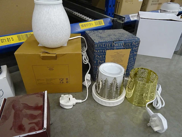 Partij partylite kaarsen, geurproducten en woningaccessoires, circa 1235 items - afbeelding 27 van  30