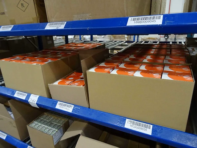 Partij partylite kaarsen, geurproducten en woningaccessoires, circa 1295 items - afbeelding 14 van  27