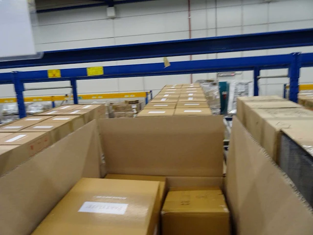 Partij partylite kaarsen, geurproducten en woningaccessoires, circa 1295 items - afbeelding 18 van  27