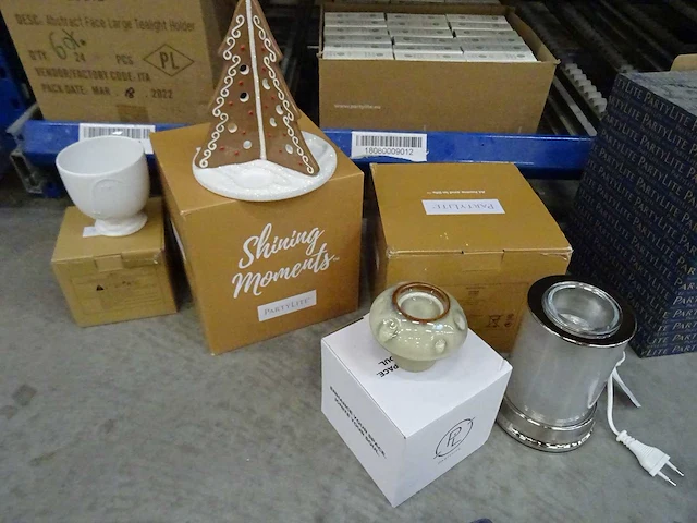 Partij partylite kaarsen, geurproducten en woningaccessoires, circa 1295 items - afbeelding 21 van  27