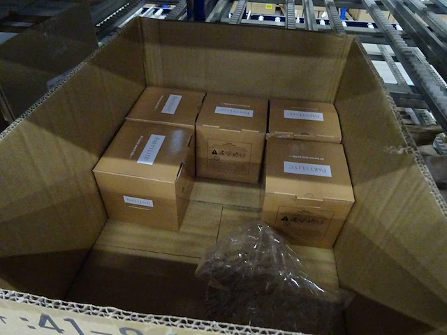Partij partylite kaarsen, geurproducten en woningaccessoires, circa 1410 items - afbeelding 11 van  25