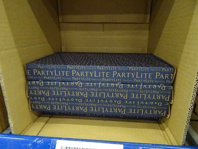 Partij partylite kaarsen, geurproducten en woningaccessoires, circa 1410 items - afbeelding 16 van  25