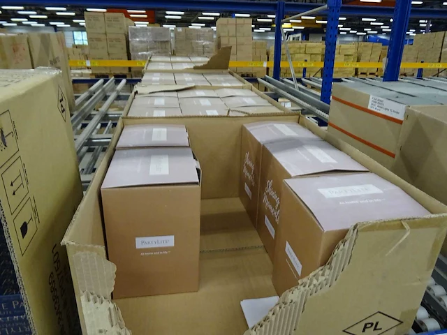 Partij partylite kaarsen, geurproducten en woningaccessoires, circa 1410 items - afbeelding 17 van  25