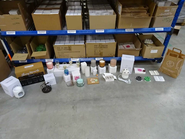 Partij partylite kaarsen, geurproducten en woningaccessoires, circa 1435 items - afbeelding 12 van  27