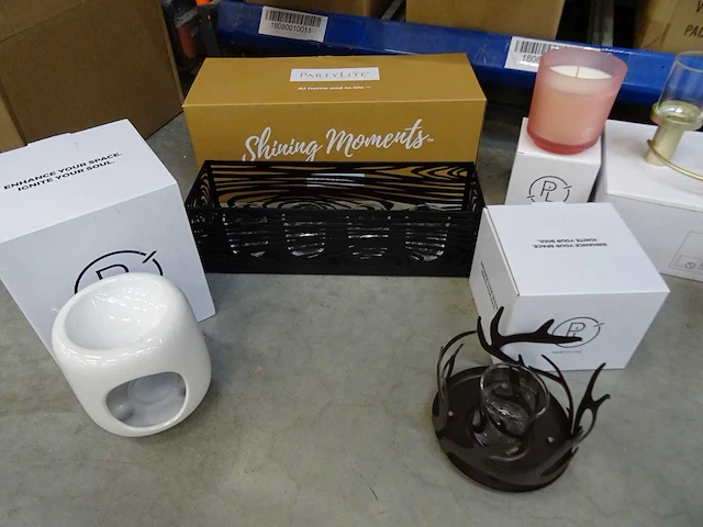 Partij partylite kaarsen, geurproducten en woningaccessoires, circa 1435 items - afbeelding 21 van  27