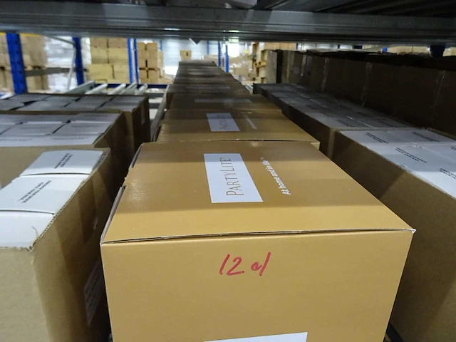 Partij partylite kaarsen, geurproducten en woningaccessoires, circa 1455 items - afbeelding 5 van  27