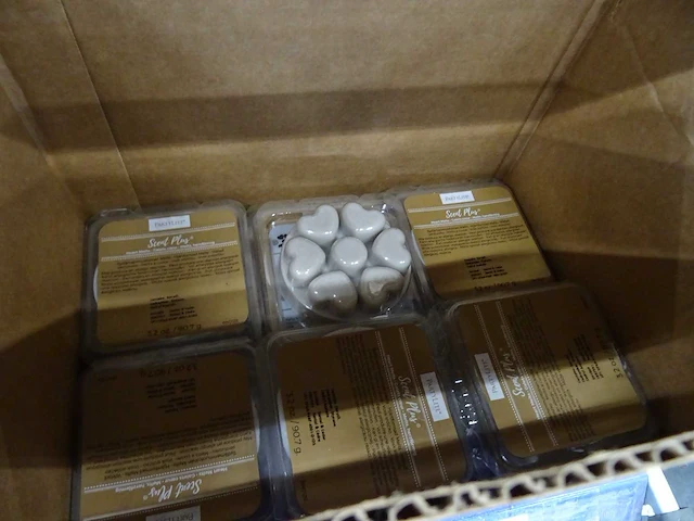 Partij partylite kaarsen, geurproducten en woningaccessoires, circa 1455 items - afbeelding 8 van  27