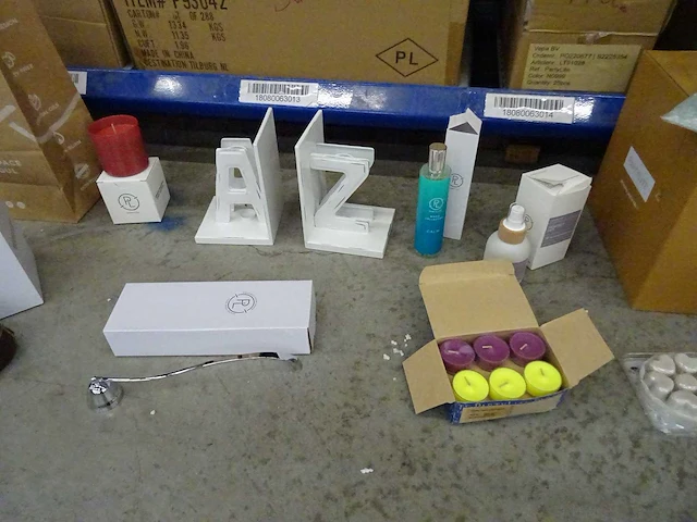 Partij partylite kaarsen, geurproducten en woningaccessoires, circa 1455 items - afbeelding 23 van  27