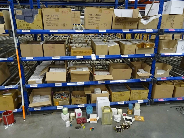 Partij partylite kaarsen, geurproducten en woningaccessoires, circa 1470 items - afbeelding 18 van  26