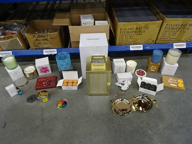 Partij partylite kaarsen, geurproducten en woningaccessoires, circa 1470 items - afbeelding 20 van  26
