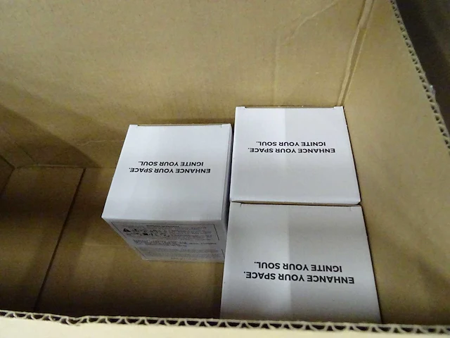 Partij partylite kaarsen, geurproducten en woningaccessoires, circa 1530 items - afbeelding 18 van  26