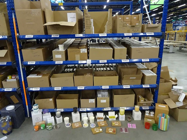 Partij partylite kaarsen, geurproducten en woningaccessoires, circa 1530 items - afbeelding 16 van  26