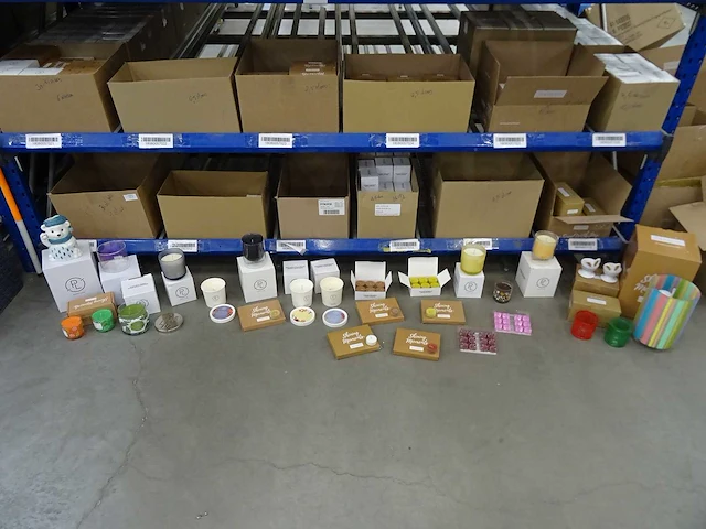 Partij partylite kaarsen, geurproducten en woningaccessoires, circa 1530 items - afbeelding 26 van  26