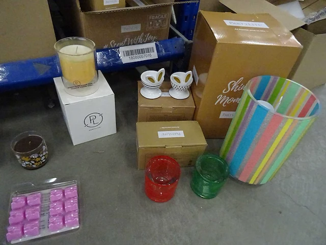 Partij partylite kaarsen, geurproducten en woningaccessoires, circa 1530 items - afbeelding 12 van  26