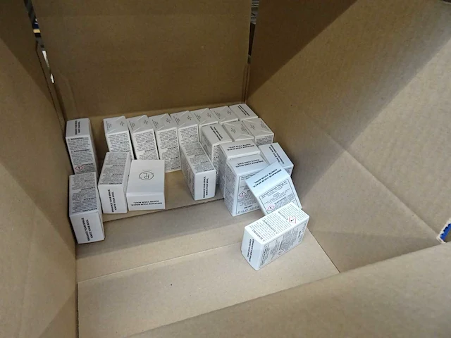 Partij partylite kaarsen, geurproducten en woningaccessoires, circa 2120 items - afbeelding 2 van  21