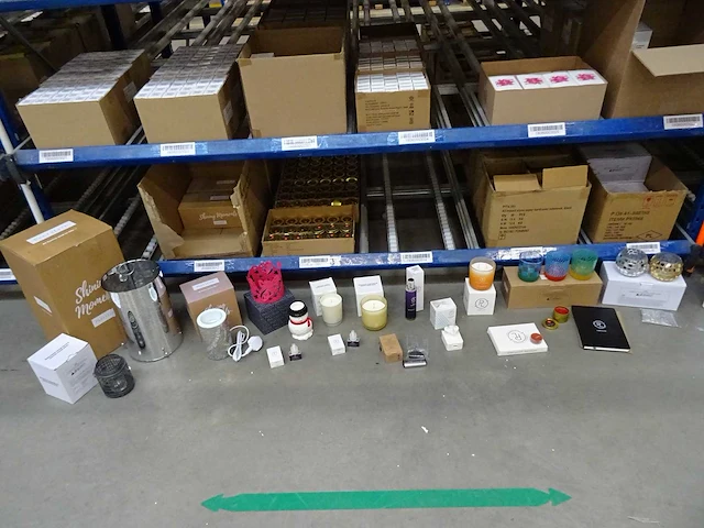 Partij partylite kaarsen, geurproducten en woningaccessoires, circa 2120 items - afbeelding 20 van  21