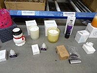 Partij partylite kaarsen, geurproducten en woningaccessoires, circa 2120 items - afbeelding 13 van  21