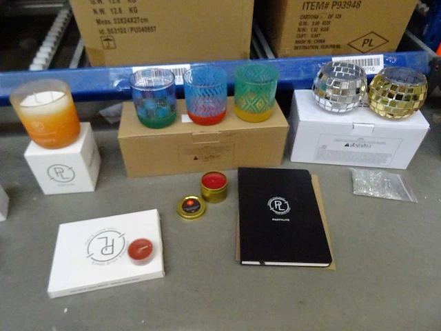 Partij partylite kaarsen, geurproducten en woningaccessoires, circa 2120 items - afbeelding 14 van  21