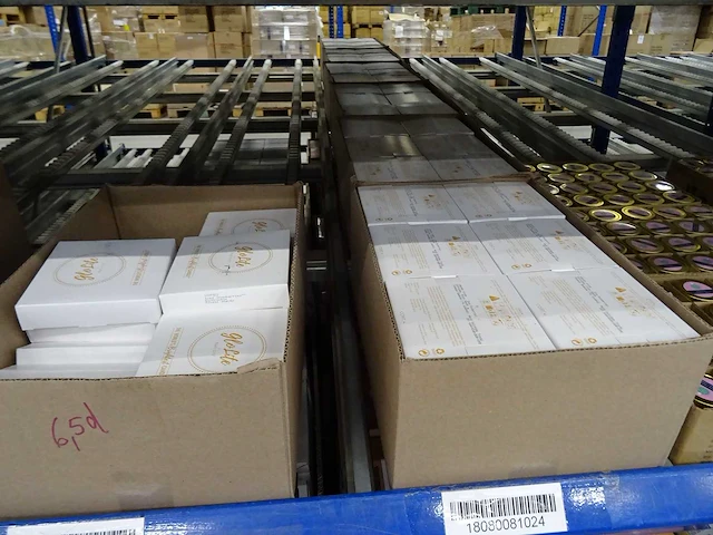 Partij partylite kaarsen, geurproducten en woningaccessoires, circa 2680 items - afbeelding 7 van  28