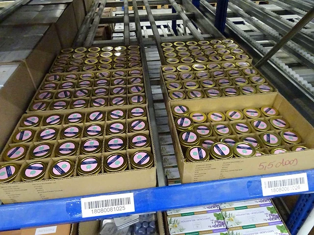 Partij partylite kaarsen, geurproducten en woningaccessoires, circa 2680 items - afbeelding 8 van  28