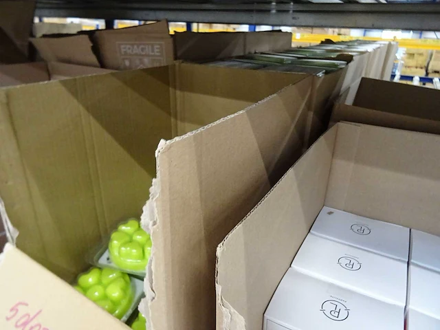 Partij partylite kaarsen, geurproducten en woningaccessoires, circa 2680 items - afbeelding 9 van  28