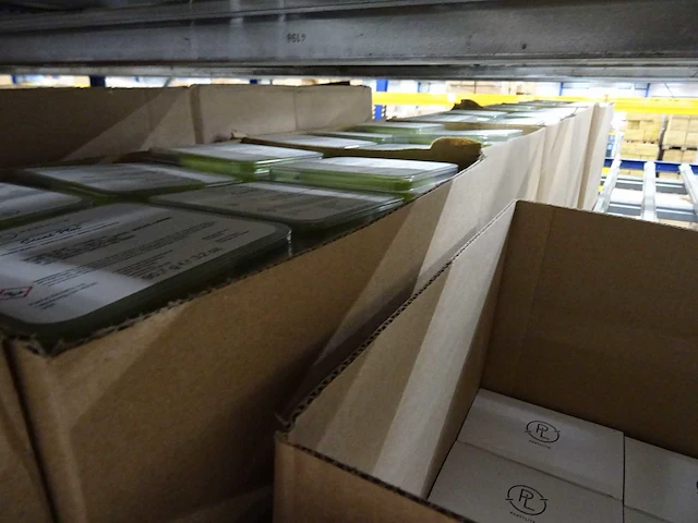 Partij partylite kaarsen, geurproducten en woningaccessoires, circa 2680 items - afbeelding 10 van  28