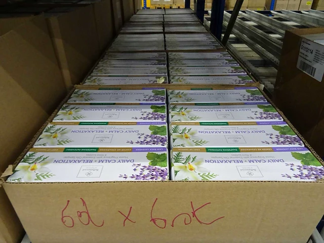 Partij partylite kaarsen, geurproducten en woningaccessoires, circa 2680 items - afbeelding 20 van  28