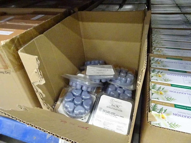 Partij partylite kaarsen, geurproducten en woningaccessoires, circa 2680 items - afbeelding 21 van  28