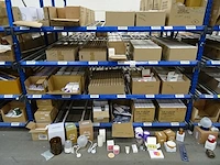 Partij partylite kaarsen, handcrème en woningaccessoires, circa 2330 items