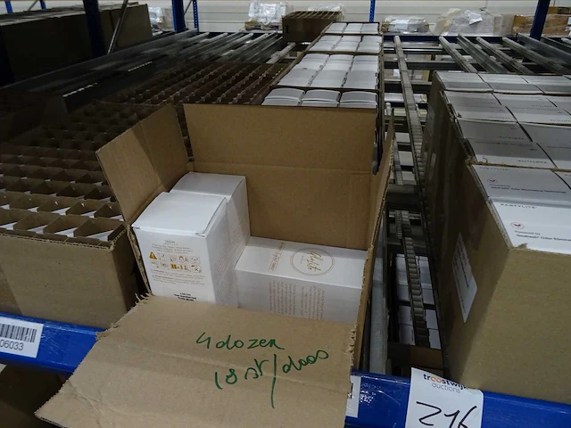 Partij partylite kaarsen, handcrème en woningaccessoires, circa 2330 items - afbeelding 14 van  25