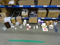 Partij partylite kaarsen, handcrème en woningaccessoires, circa 2330 items - afbeelding 12 van  25