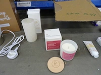 Partij partylite kaarsen, handcrème en woningaccessoires, circa 2330 items - afbeelding 20 van  25