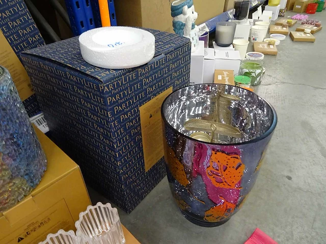 Partij partylite kaarsen, huidverzorging en woningaccessoires, circa 2105 items - afbeelding 23 van  25