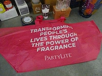 Partij partylite kaarsen, huidverzorging en woningaccessoires, circa 2105 items - afbeelding 24 van  25