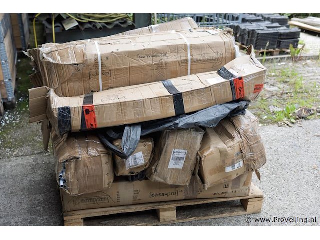 Partij partytenten op pallet - afbeelding 2 van  3