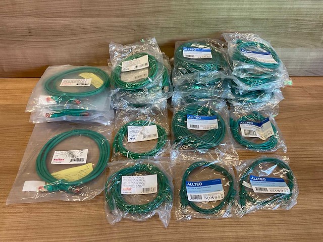 Partij patch/utp kabels - afbeelding 1 van  8