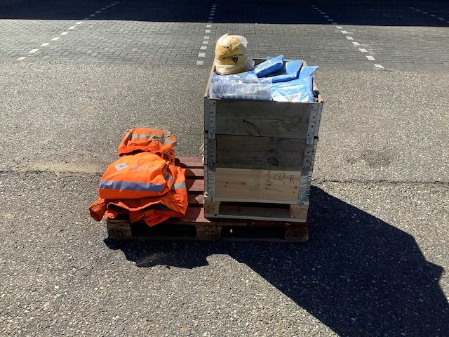 Partij pbm’s en werkkleding - afbeelding 5 van  12