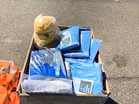 Partij pbm’s en werkkleding - afbeelding 10 van  10