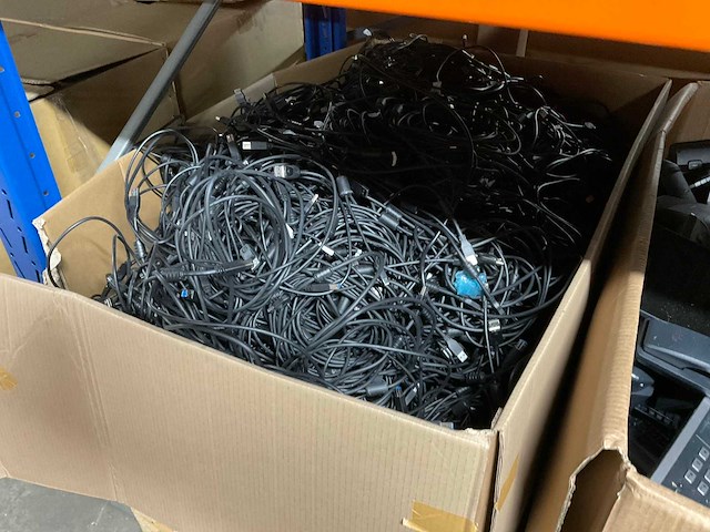 Partij pc- & netwerkkabel - afbeelding 1 van  2